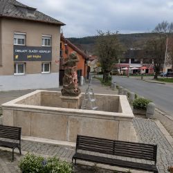 Kašna ve Starém Plzenci prochází obnovou. Památka na Masarykově náměstí stojí už téměř 170 let