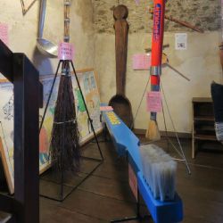 Muzeum rekordů a kuriozit v Pelhřimově: dvě expozice a zahrada obřích předmětů