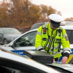 Na 78. kilometru D8 u Řehlovic zkontrolovali policisté 112 kamionů. Zjistili 14 přestupků a uložili pokuty 62 500 Kč