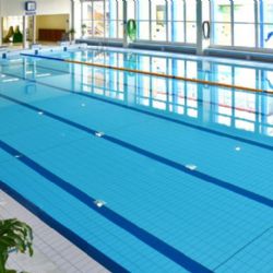 Neratovice připravují rekonstrukci městského bazénu, výběr projektanta budou muset zopakovat