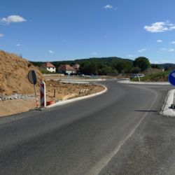 Od pondělí 3. srpna čeká řidiče v Lužanech kyvadlový provoz na hlavním tahu I/27