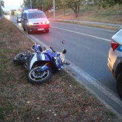 Opilý motorkář v Plzni ujížděl policii a zastavil až po zablokování, měl 2,5 promile