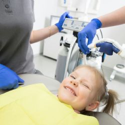 Zubní noční můra vašich dětí: Kazy, bolest a jak tomu zabránit hned teď!