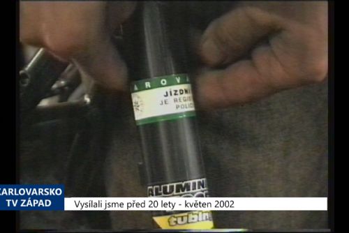 Foto: 2002 – Cheb: Zájemci si mohou zaevidovat své kolo na Policii (TV Západ)