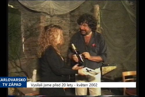 Foto: 2002 – Skalná: Kmotrem knihy o Johance se stal režisér Troška (TV Západ)
