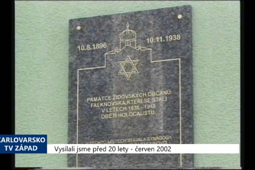 Foto: 2002 – Sokolov: Odhalení pamětní desky židovských obyvatel města (TV Západ)