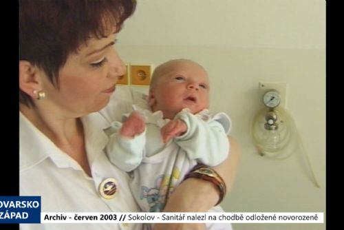 Foto: 2003 – Sokolov: Sanitář nalezl na chodbě odložené novorozeně (TV Západ)