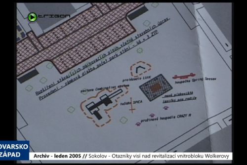 Foto: 2005 – Sokolov: Otazníky visí nad revitalizací vnitrobloku Wolkerovy (TV Západ)