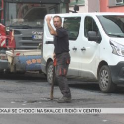Cheb: Dočkají se chodci na Skalce i řidiči v centru (TV Západ)