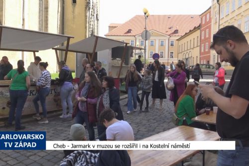 Foto: Cheb: Jarmark v muzeu se rozšířil i na Kostelní náměstí (TV Západ)