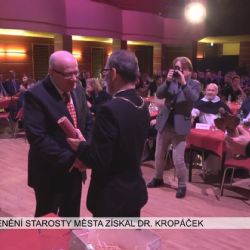 Cheb: Ocenění starosty města získal dr. Kropáček (TV Západ)