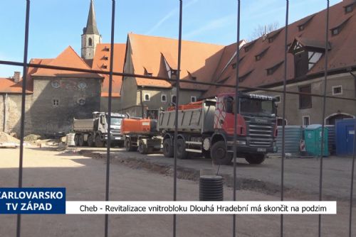 Foto: Cheb: Revitalizace vnitrobloku Dlouhá Hradební má skončit na podzim (TV Západ)