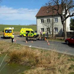Sadov: Po srážce s autem byl motorkář na místě mrtev