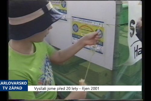 Foto: 2001 – Cheb: Na akci Týden knihoven se vázaly provázky (TV Západ)