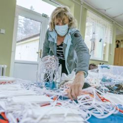 Aš: Dobrovolníci ušili více než šest tisíc roušek za osm dní