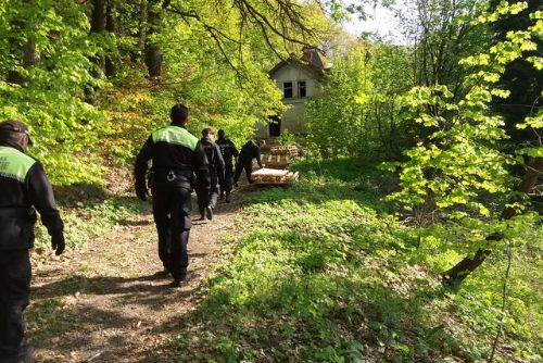 Obrázek - Aš: Policisté v rámci akce Úklid - Bezpečná lokalita zkontrolovali přes šedesát osob