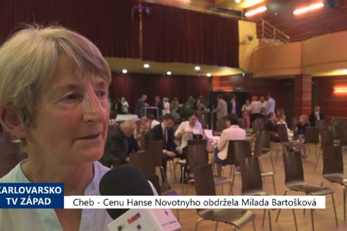 Foto: Cheb: Cenu Hanse Novotnyho obdržela Milada Bartošková (TV Západ)