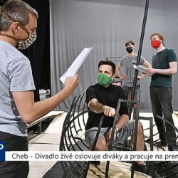 Cheb: Divadlo živě oslovuje diváky a pracuje na premiéře (TV Západ)