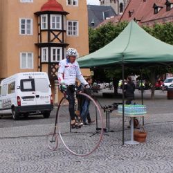 Cheb: Do města dnes dorazil charitativní cyklistický peloton