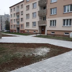 Cheb: Na Skalce byla dokončena rekonstrukce chodníku