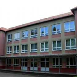 Chodov: Školy dostanou nové fasády