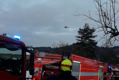 Obrázek - Jakubov: Požár rodinného domu. Majitele do nemocnice transportoval vrtulník