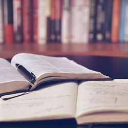 Karlovarský kraj vyplatí středoškolákům další stipendia 