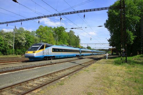 Foto: Karlovy Vary: Do města by mohlo jezdit Pendolino