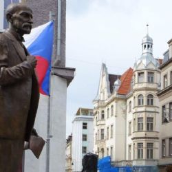 Karlovy Vary: Pietní shromáždění a koncerty k výročí republiky