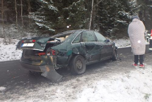 Kraslice, Luby: Hasiči zasahovali u nehody a pádu jedné osoby