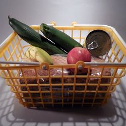 Kraslice: Odcizil potraviny i s nákupním košíkem