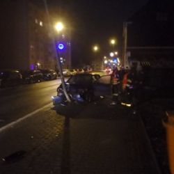 Kraslicko: S vozidlem narazil do sloupu. Z místa nehody utekl