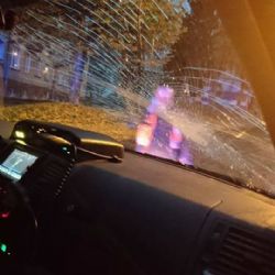 Plesná: Agresor, který poškodil sanitku, nadýchal 1,82 promile