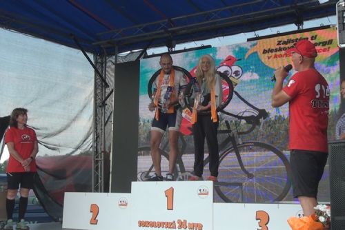 Foto: Sokolov: MTB 24hodinový závod vyhráli Musil a Petrušová (TV Západ)