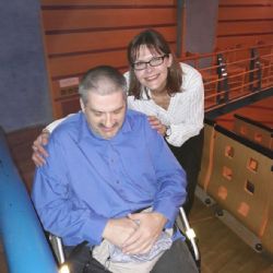 Sokolov: Přál si návštěvu divadla a setkání s herci. Anička Holubová jej vyslyšela