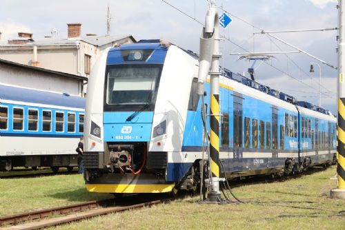 Obrázek - Spěšné vlaky Plzeň – Karlovy Vary už obsluhují nové vlaky RegioPanter 