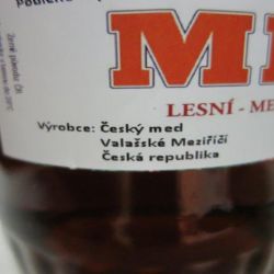 SZPI potvrdila významné falšování u medů distribuovaných na trh pod názvem fiktivního výrobce
