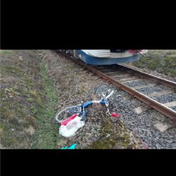 Třebeň: Osobní vlak srazil cyklistu