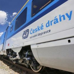 České dráhy posílí okolo Vánoc a Nového roku dálkové vlaky na hlavních trasách, o volných dnech bude sváteční provoz