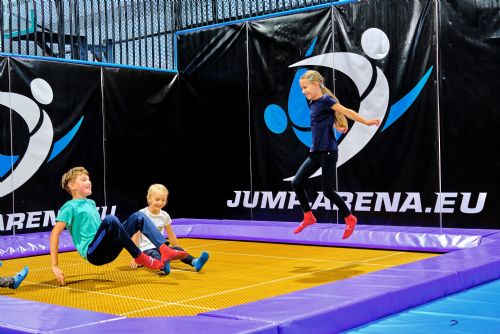 Foto: Teplé počasí a sluníčko stále nikde? Zahřejte se v zábavním centru FUN Arena Cheb